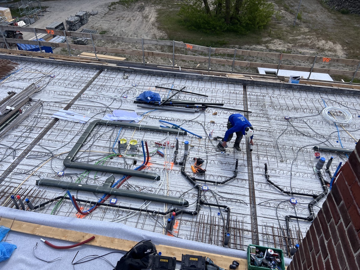 Complete water- en afvoerleidingen aangelegd voor een verbouwing door Laaribi Installatietechniek