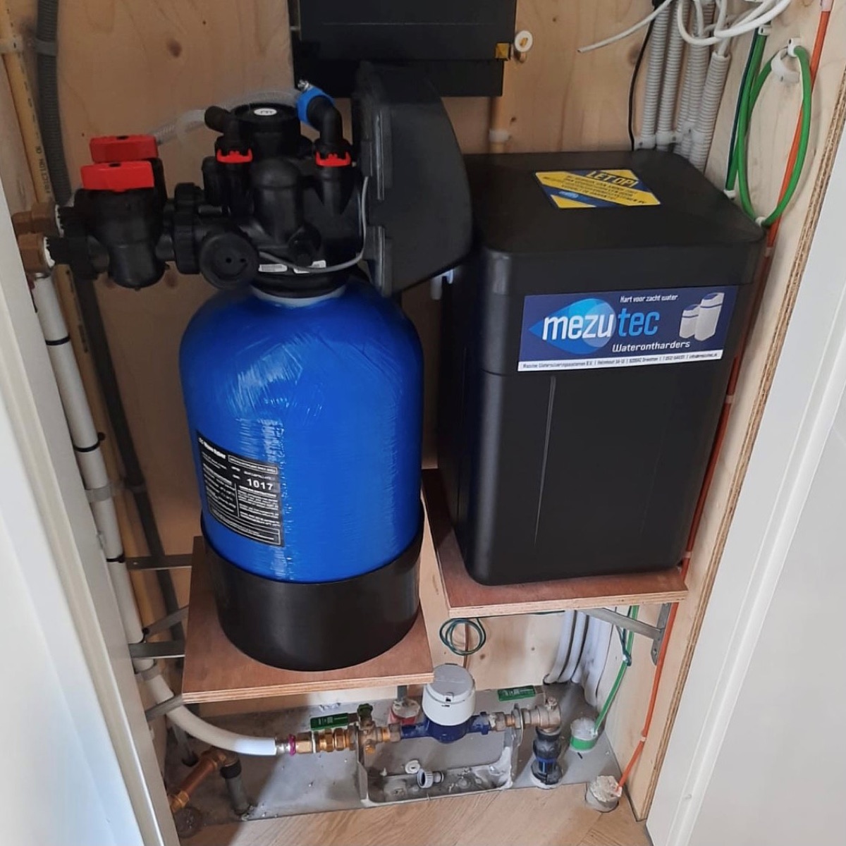 Waterontharder geinstalleerd door Laaribi Installatietechniek in Bilthoven
